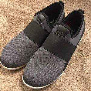 Kuru Ellie slip on shoes size 10 EUC